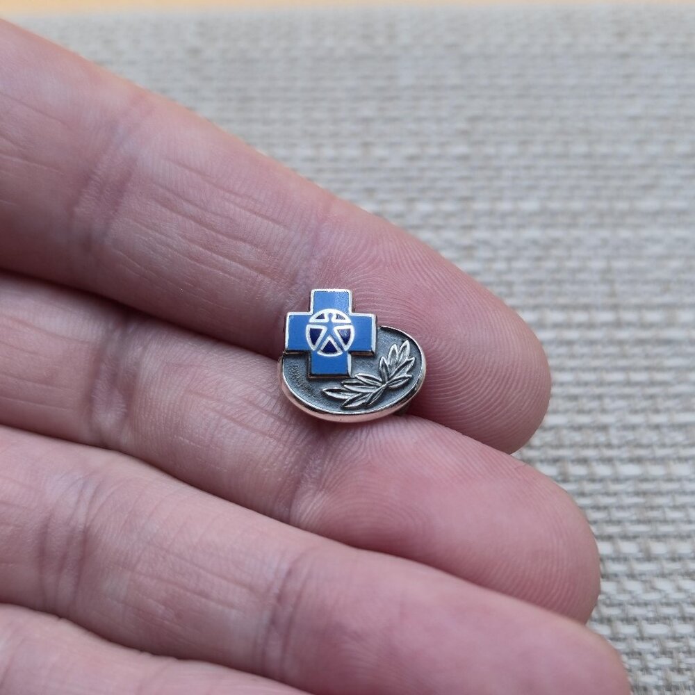 Sterling Silver Small Blue Cross Pin Brooch A5929